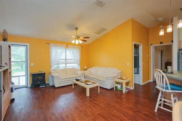 Listing Photo 7