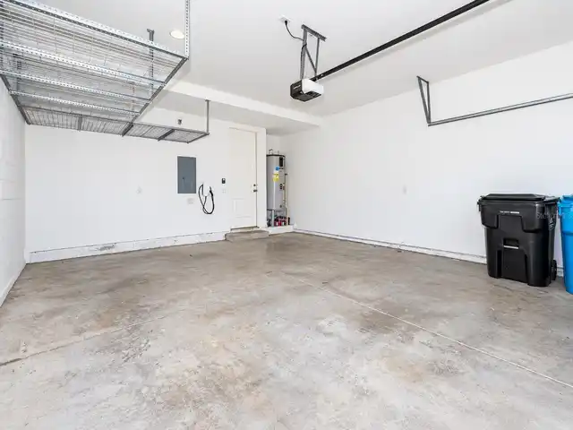 Listing Photo 8