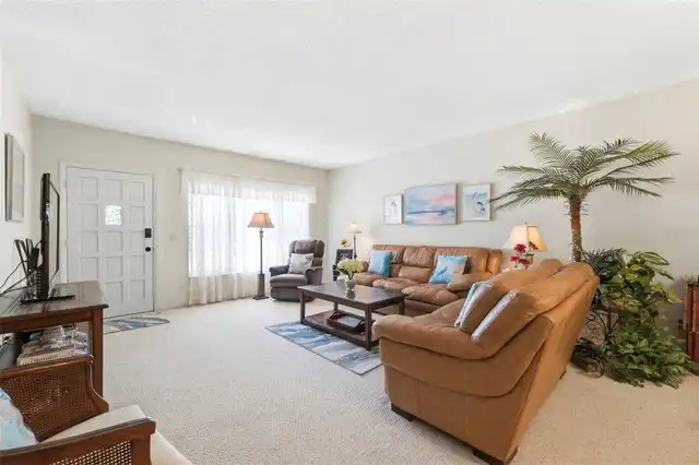 Listing Photo 7