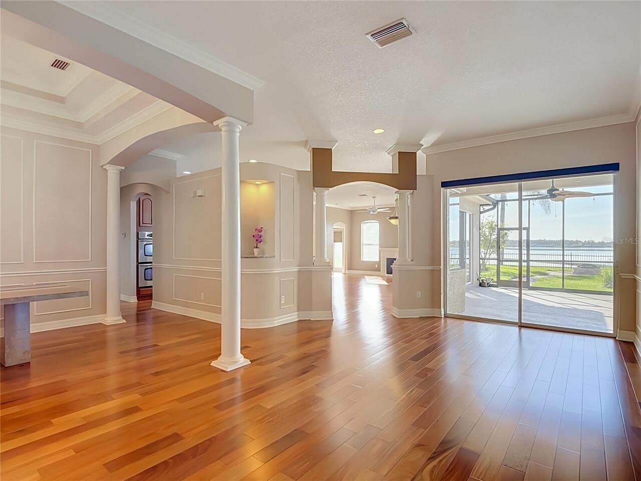 Listing Photo 8