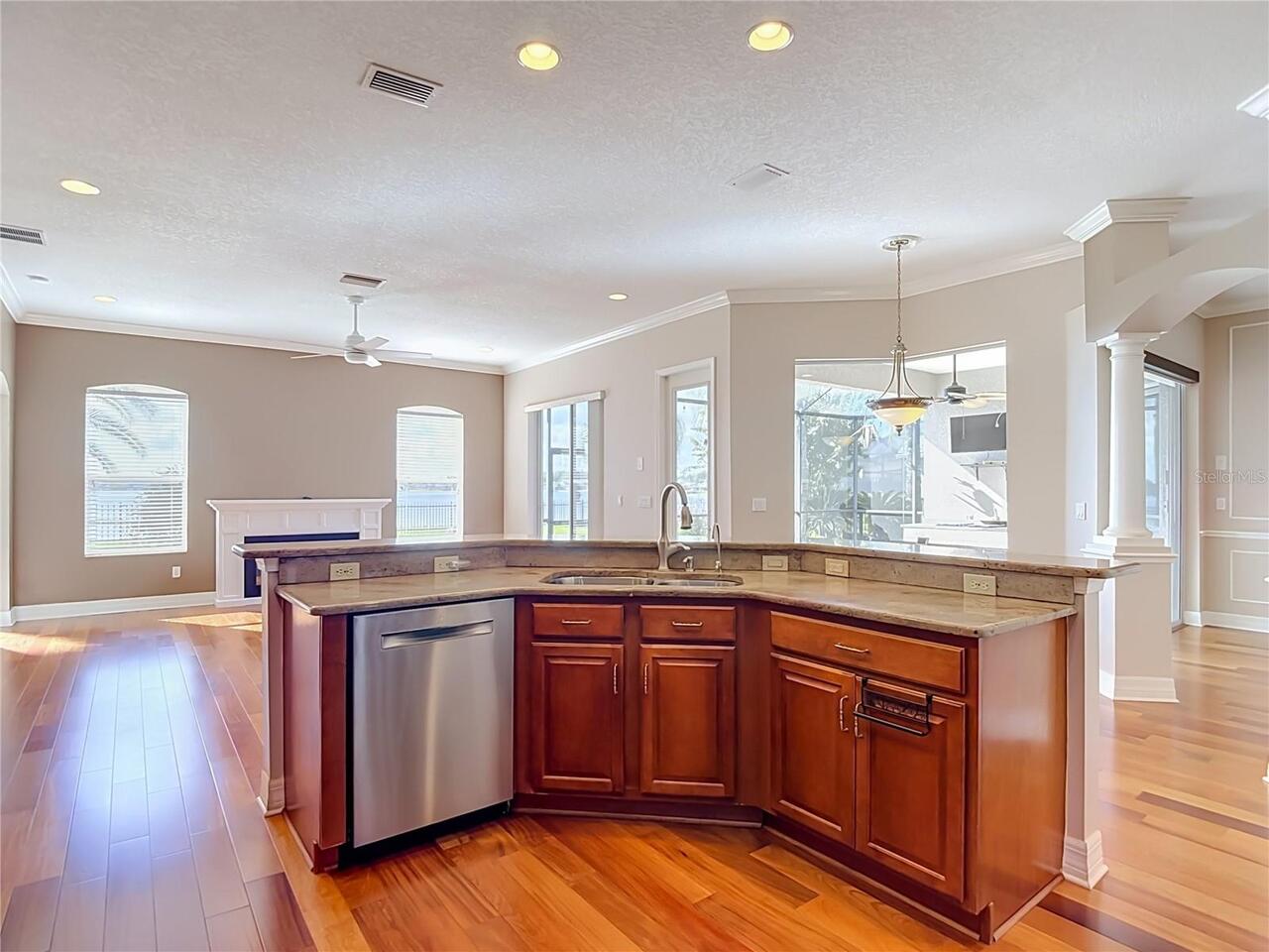 Listing Photo 16