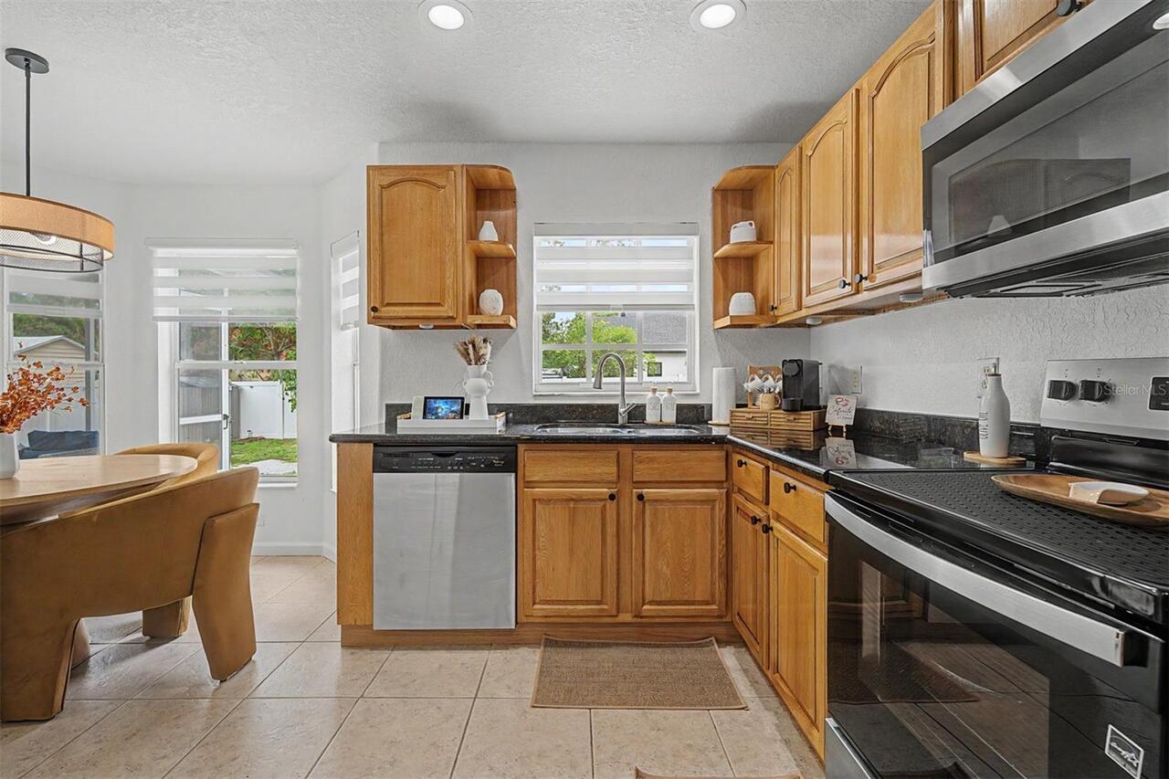 Listing Photo 11