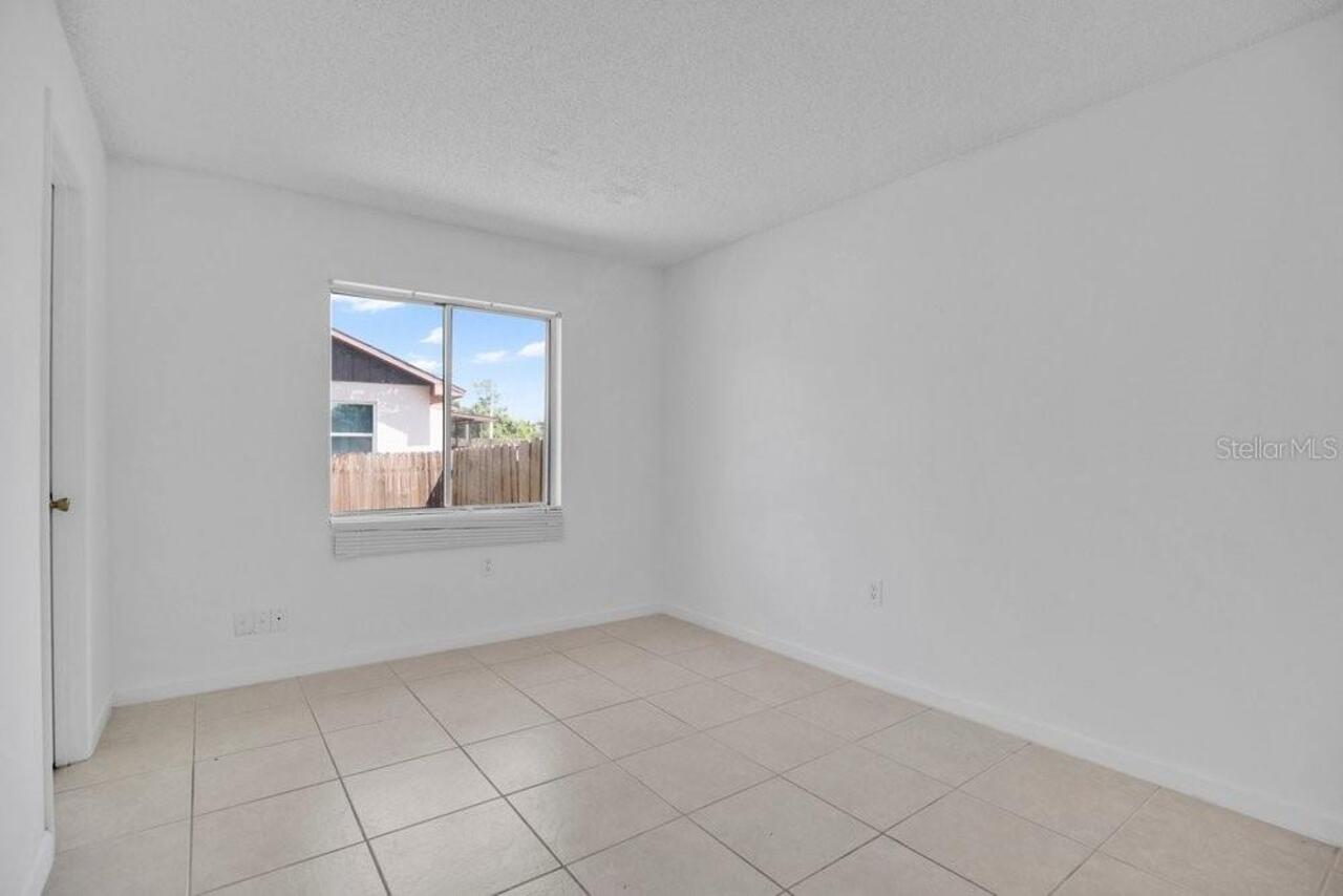 Listing Photo 12