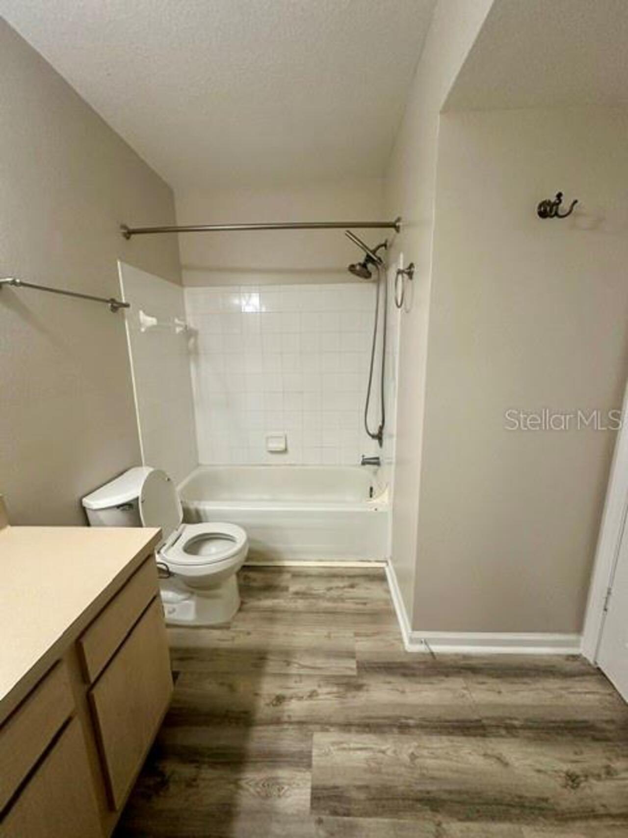 Listing Photo 11