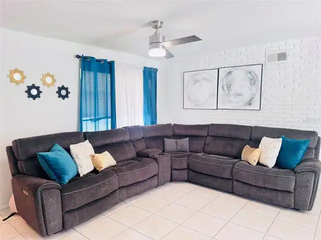 Listing Photo 11