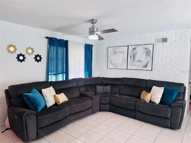 Listing Photo 12
