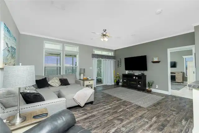 Listing Photo 18