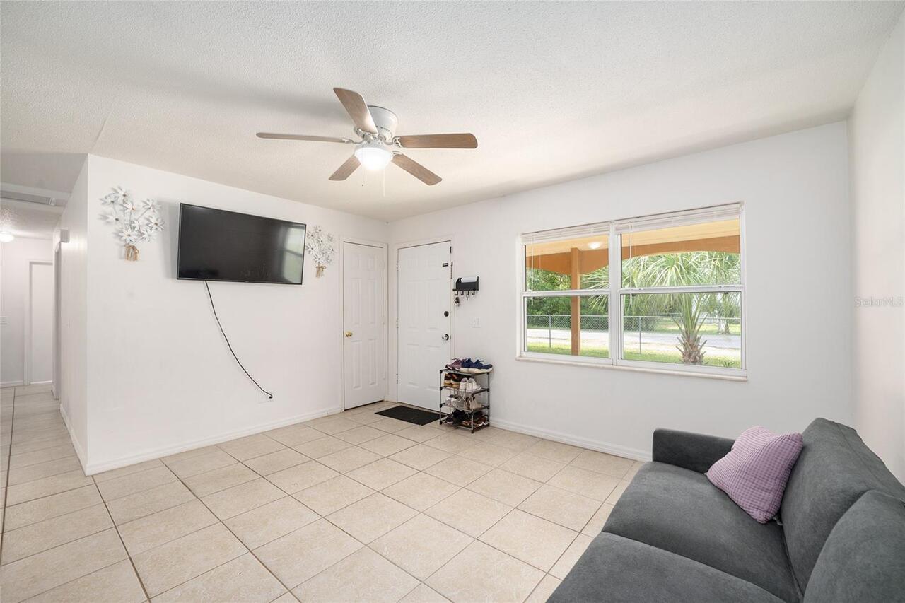Listing Photo 12