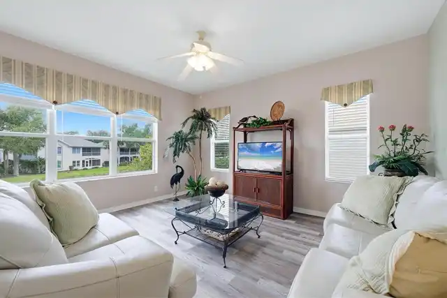 Listing Photo 9