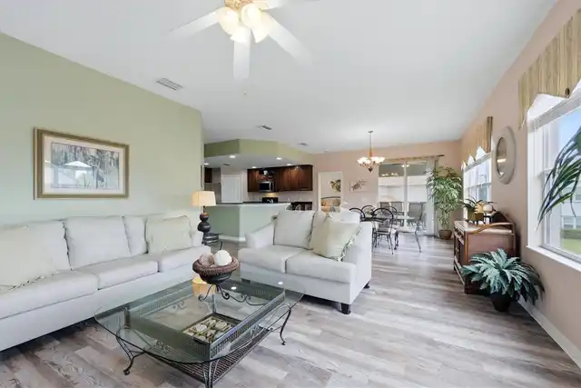 Listing Photo 11