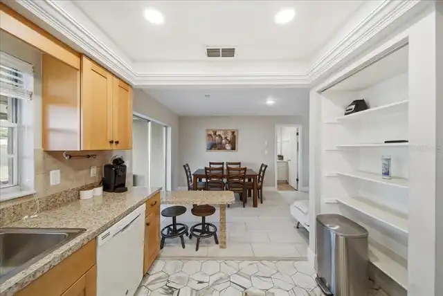 Listing Photo 14