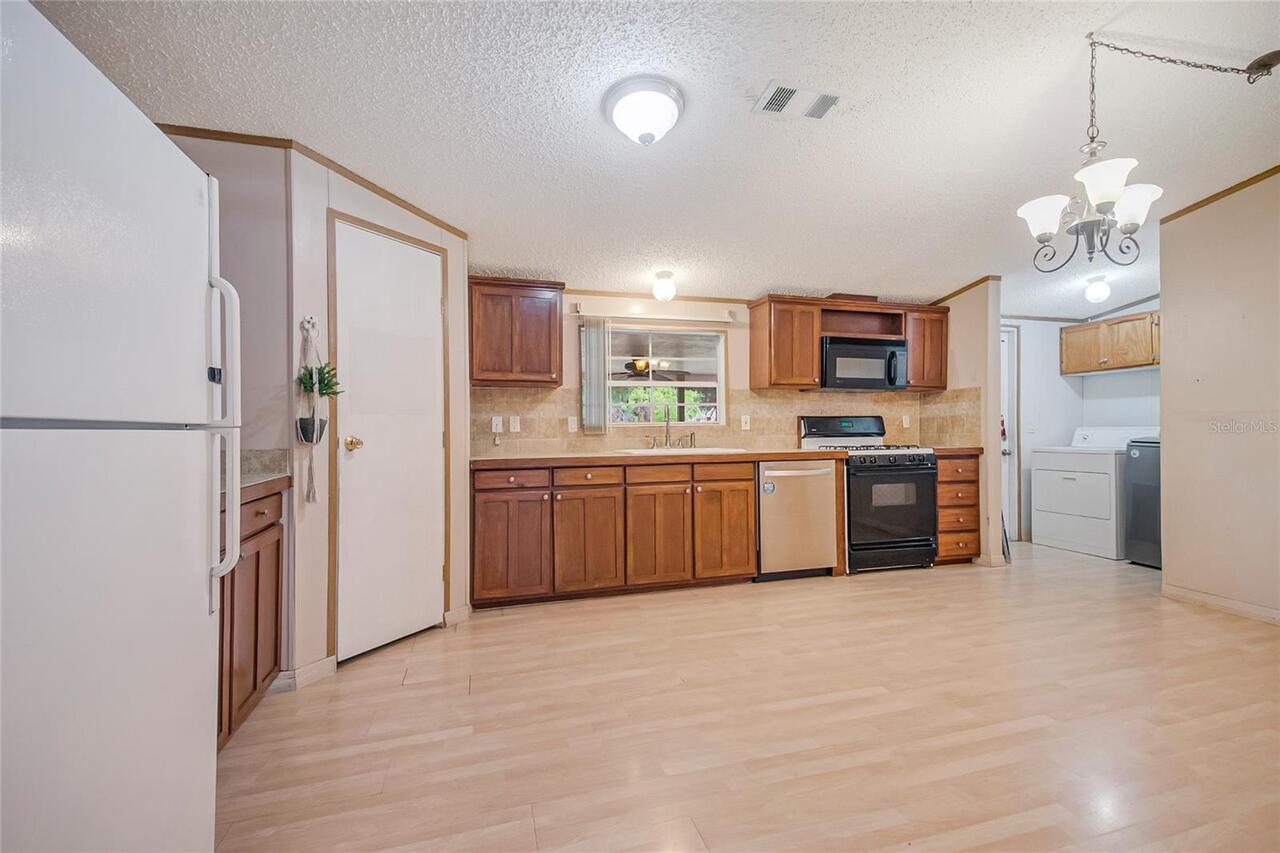 Listing Photo 13