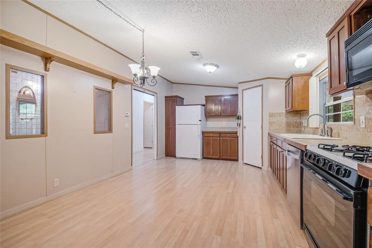 Listing Photo 16