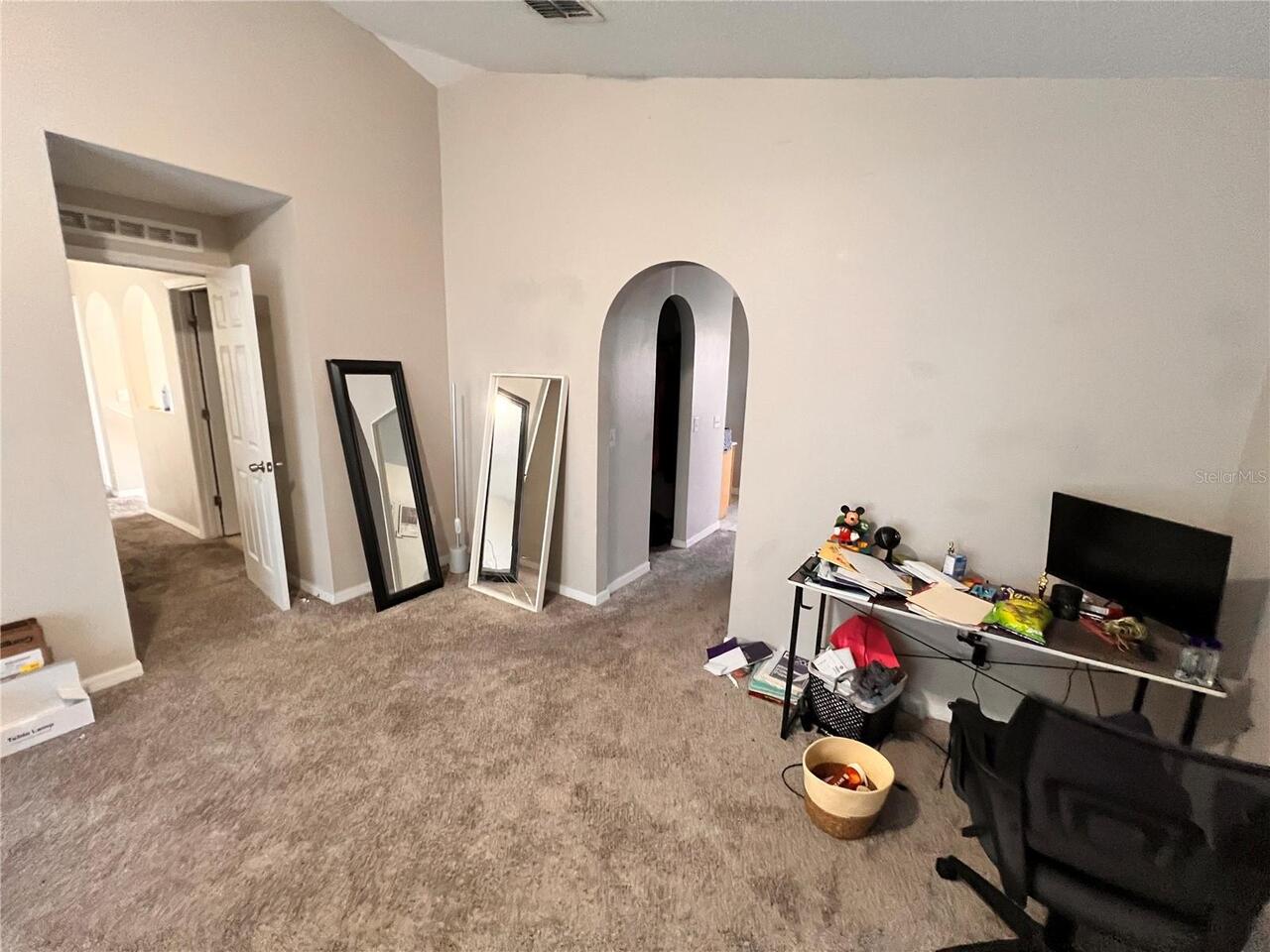 Listing Photo 12