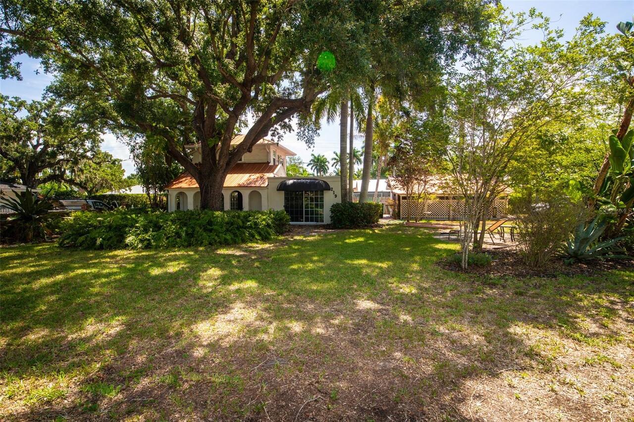 Listing Photo 11