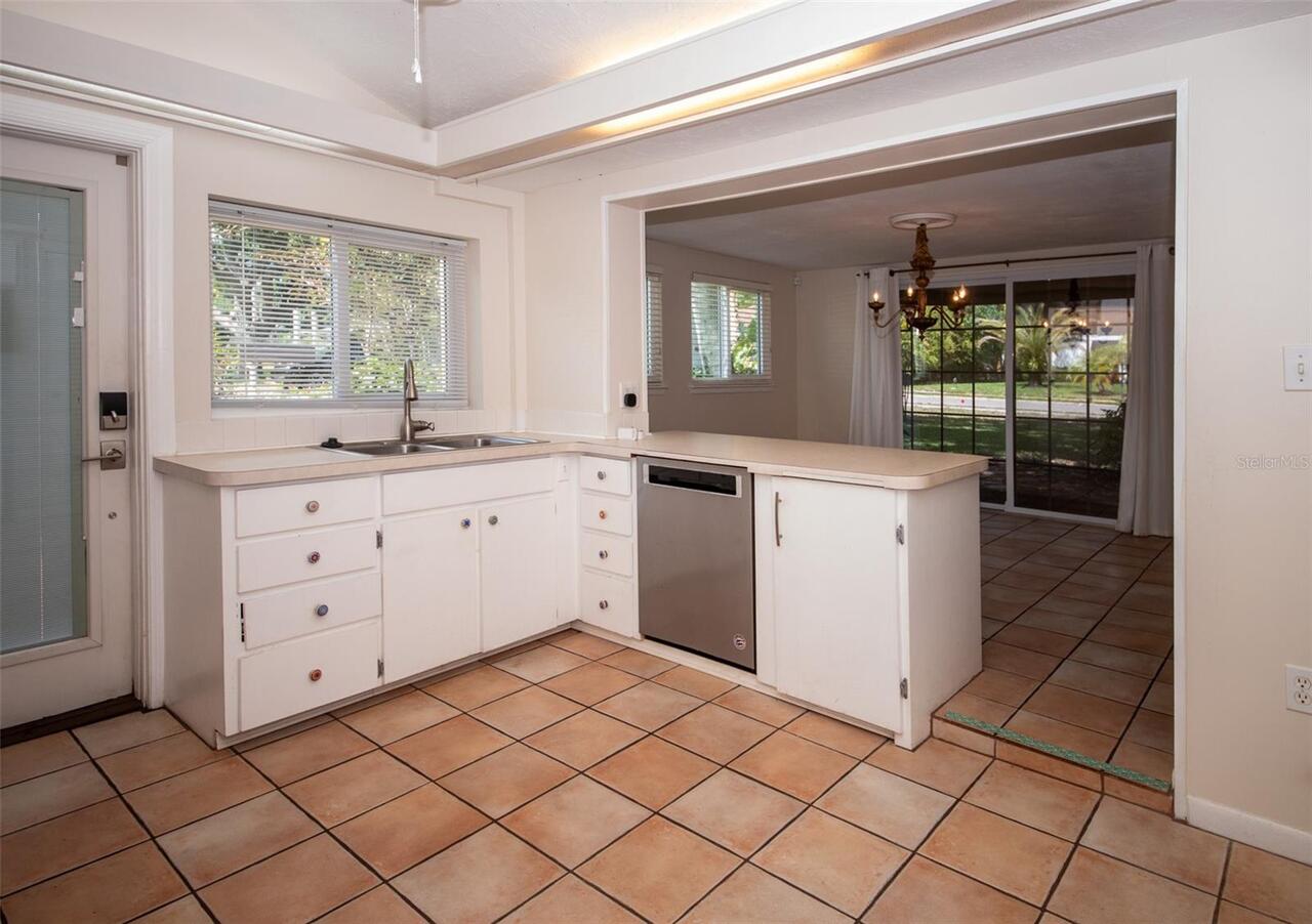 Listing Photo 17