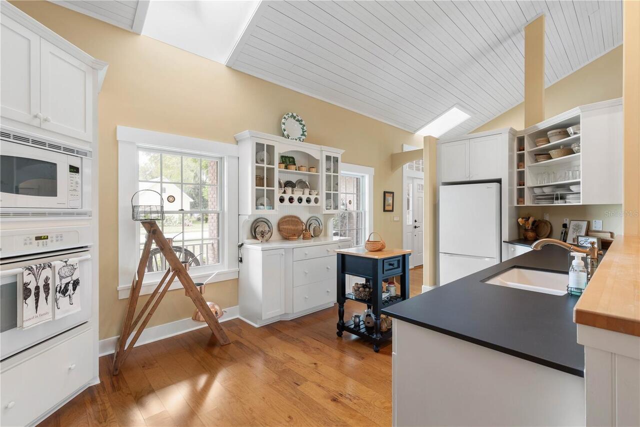 Listing Photo 15
