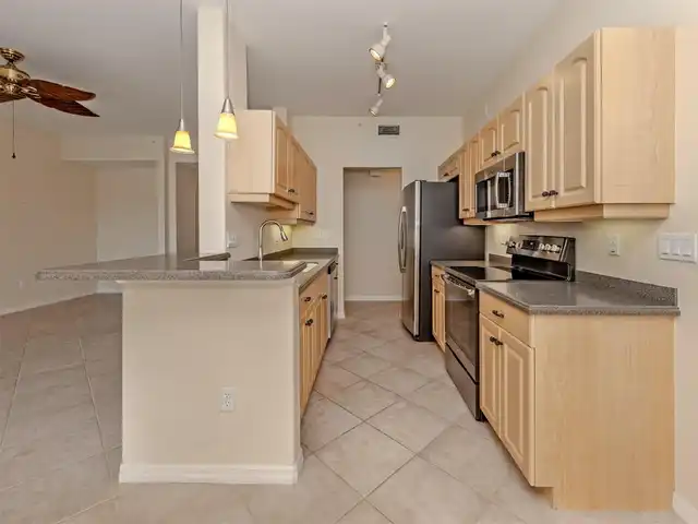 Listing Photo 14