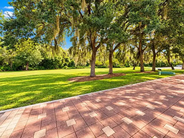 Listing Photo 28