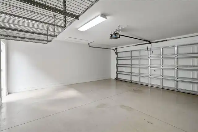 Listing Photo 12