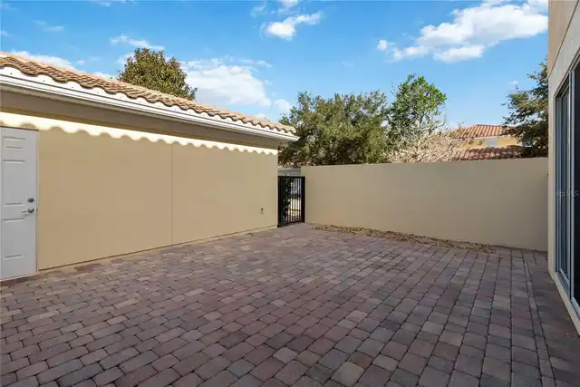 Listing Photo 14