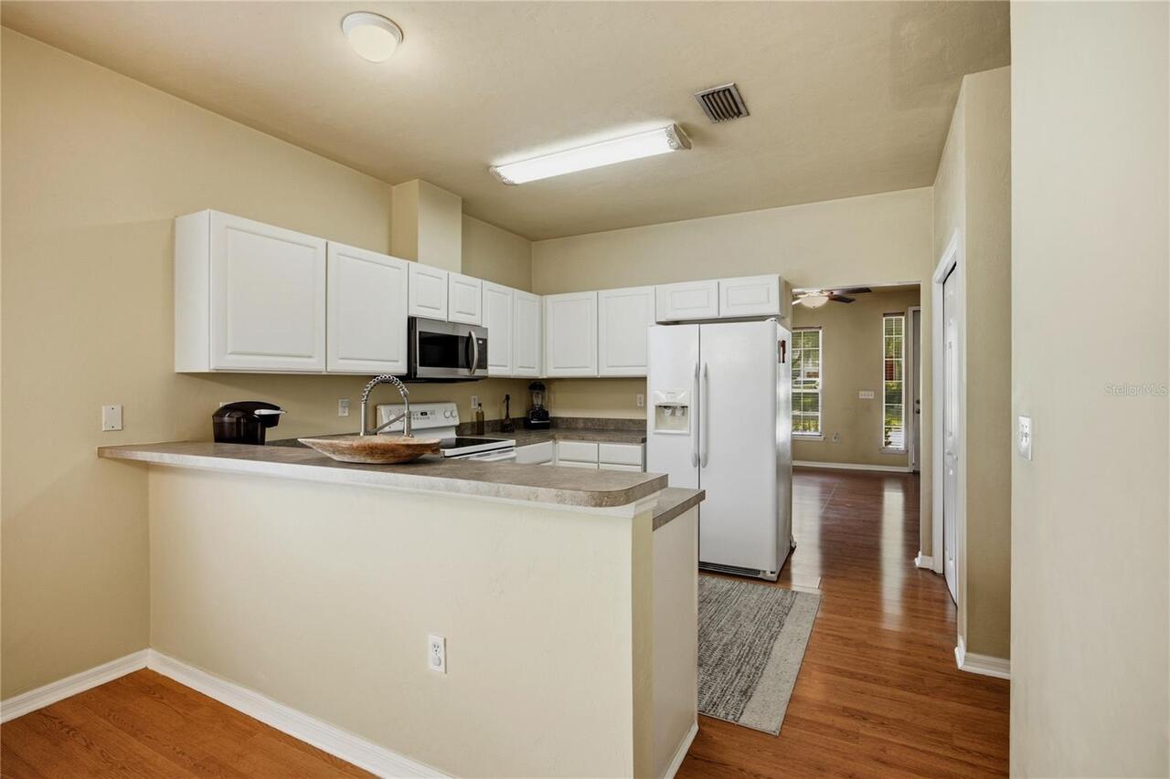 Listing Photo 8