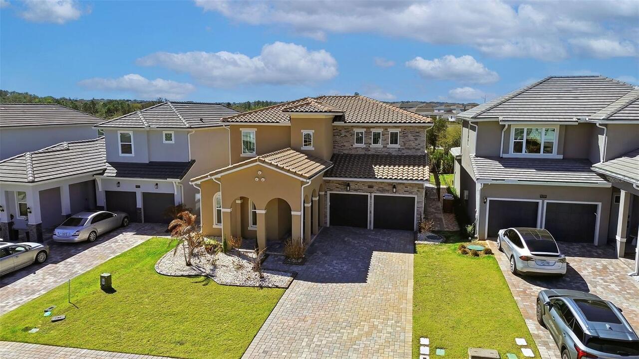 BELLA COLLINA Real Estate
