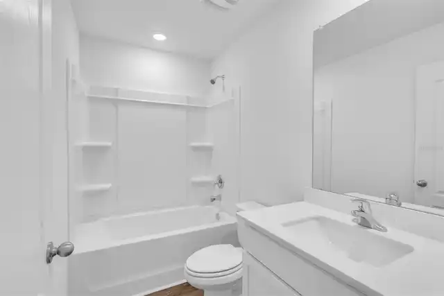 Listing Photo 14