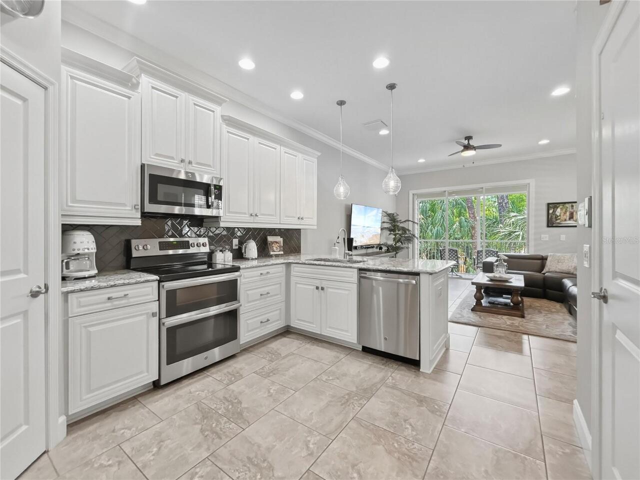 Listing Photo 8