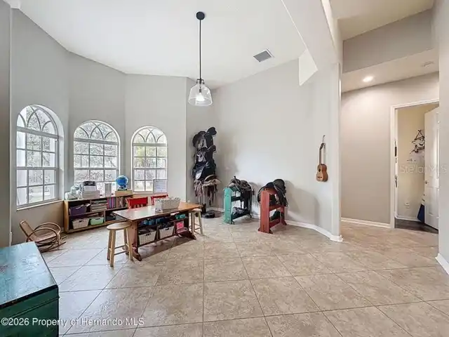 Listing Photo 14