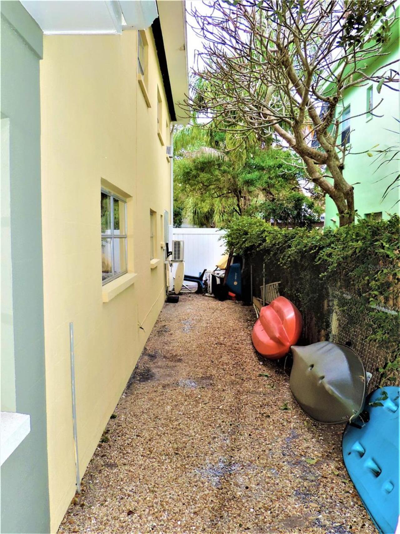 Listing Photo 12