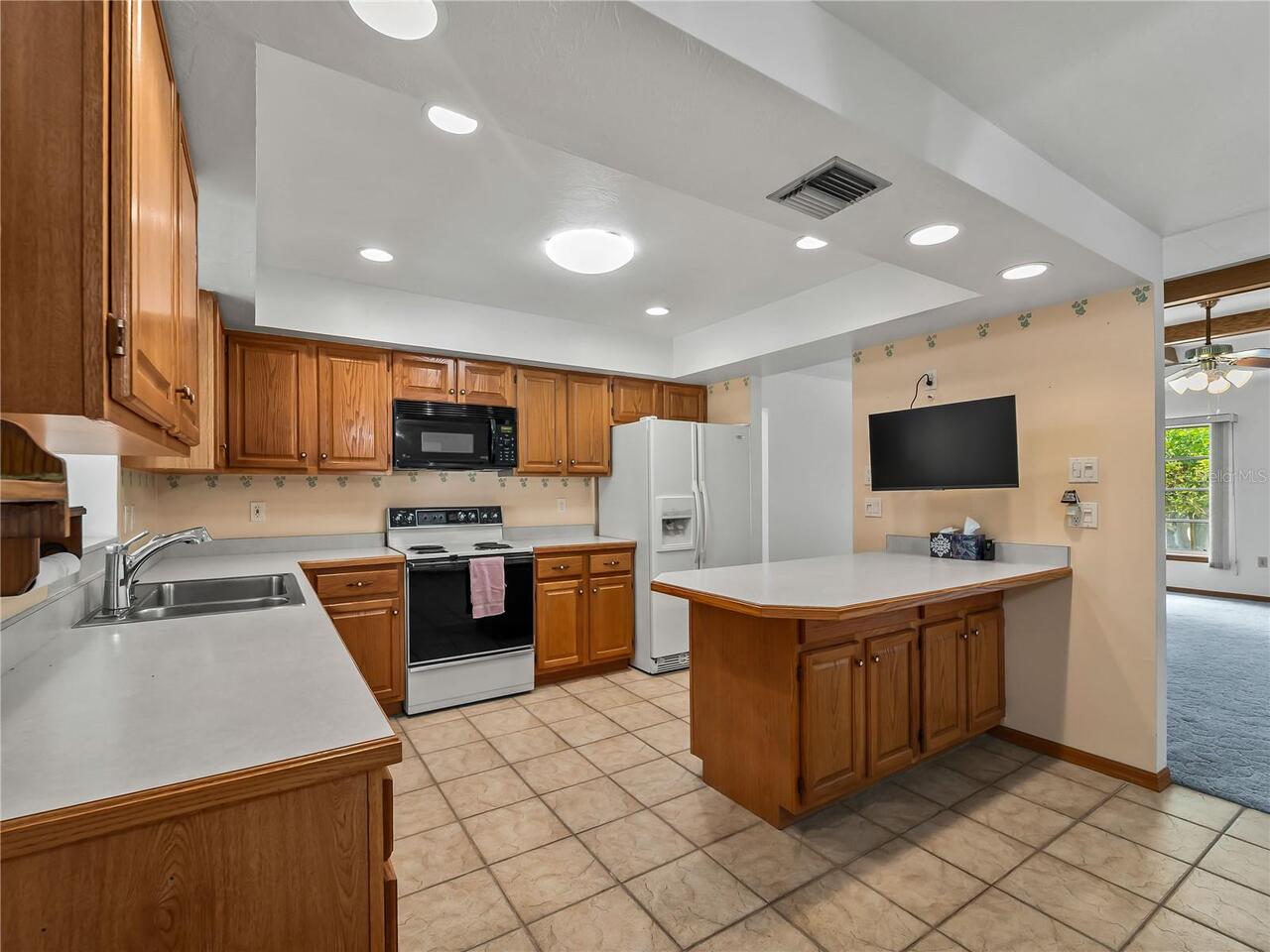 Listing Photo 10