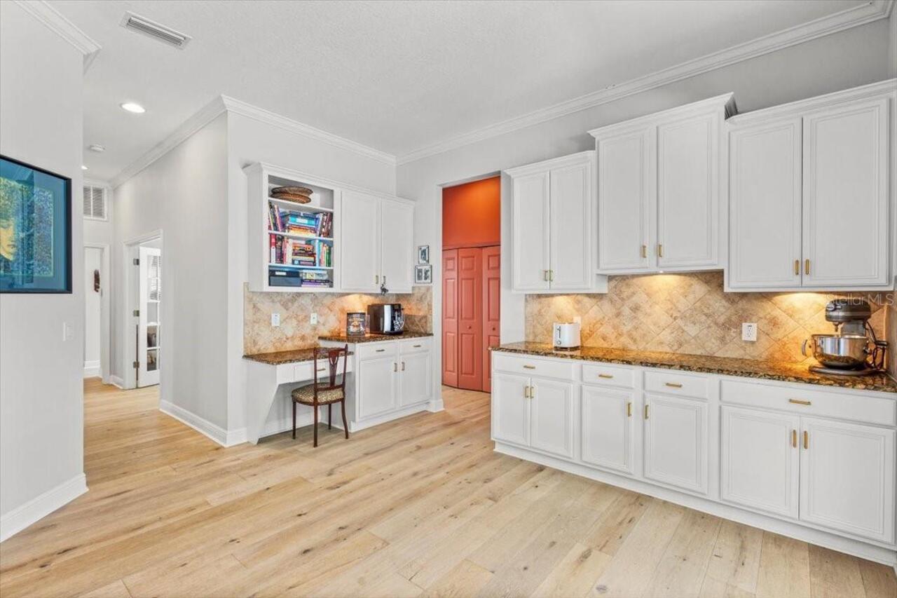 Listing Photo 16