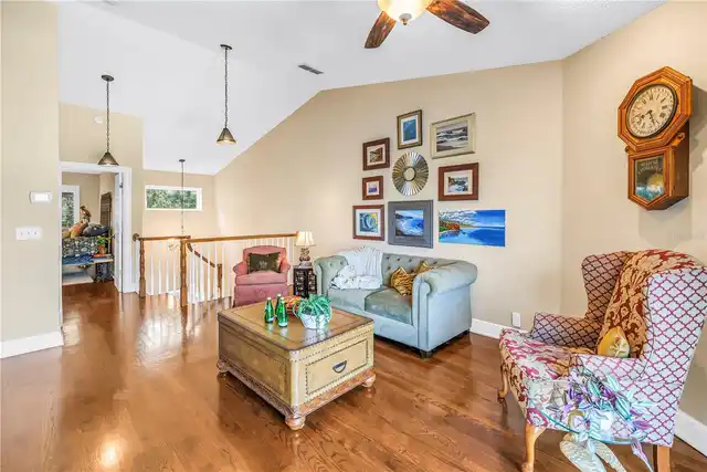 Listing Photo 14
