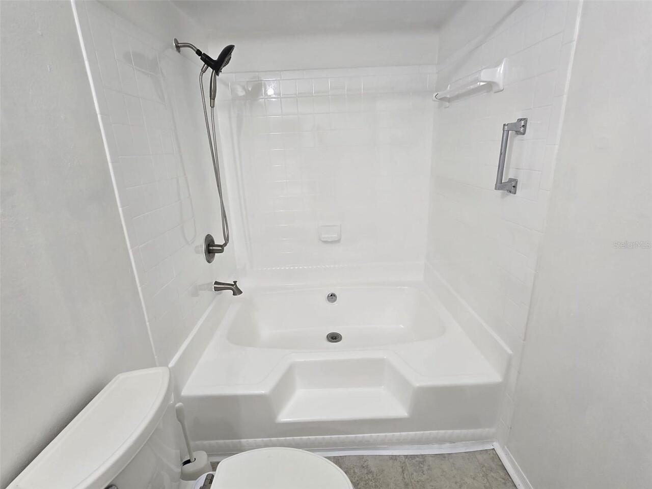 Listing Photo 18