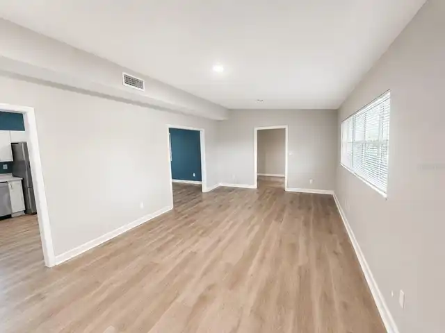 Listing Photo 7