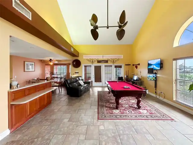 Listing Photo 10