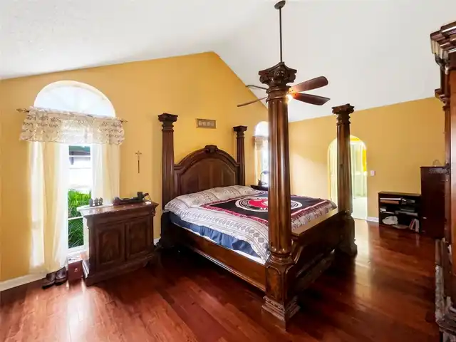 Listing Photo 14