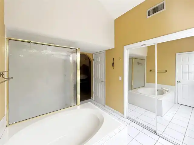 Listing Photo 17
