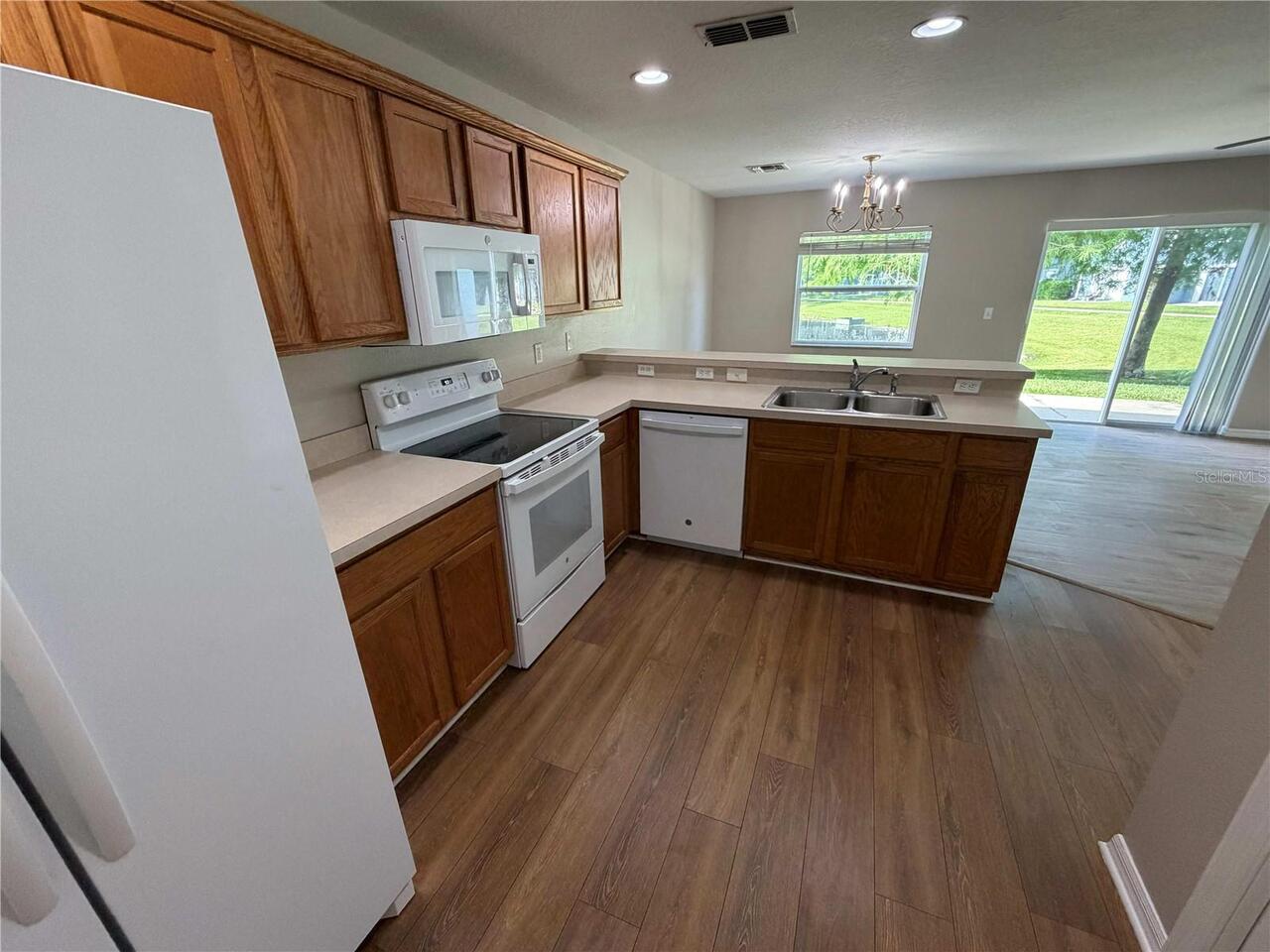 Listing Photo 11