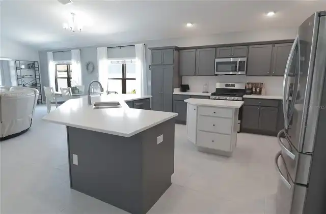 Listing Photo 12
