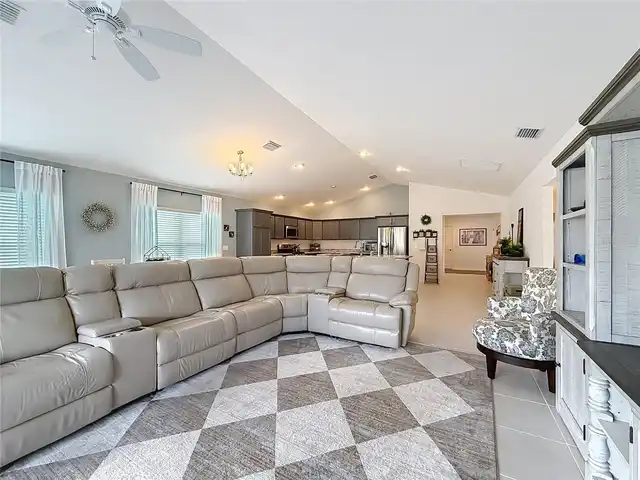 Listing Photo 19