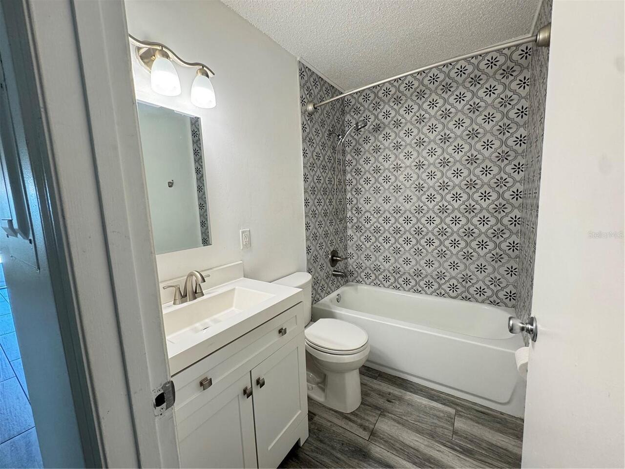 Listing Photo 12