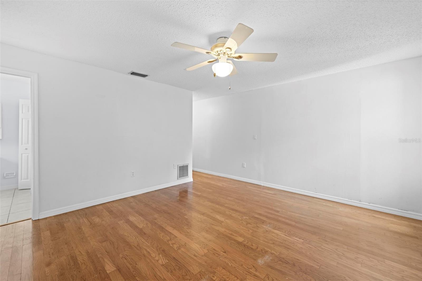 Listing Photo 43