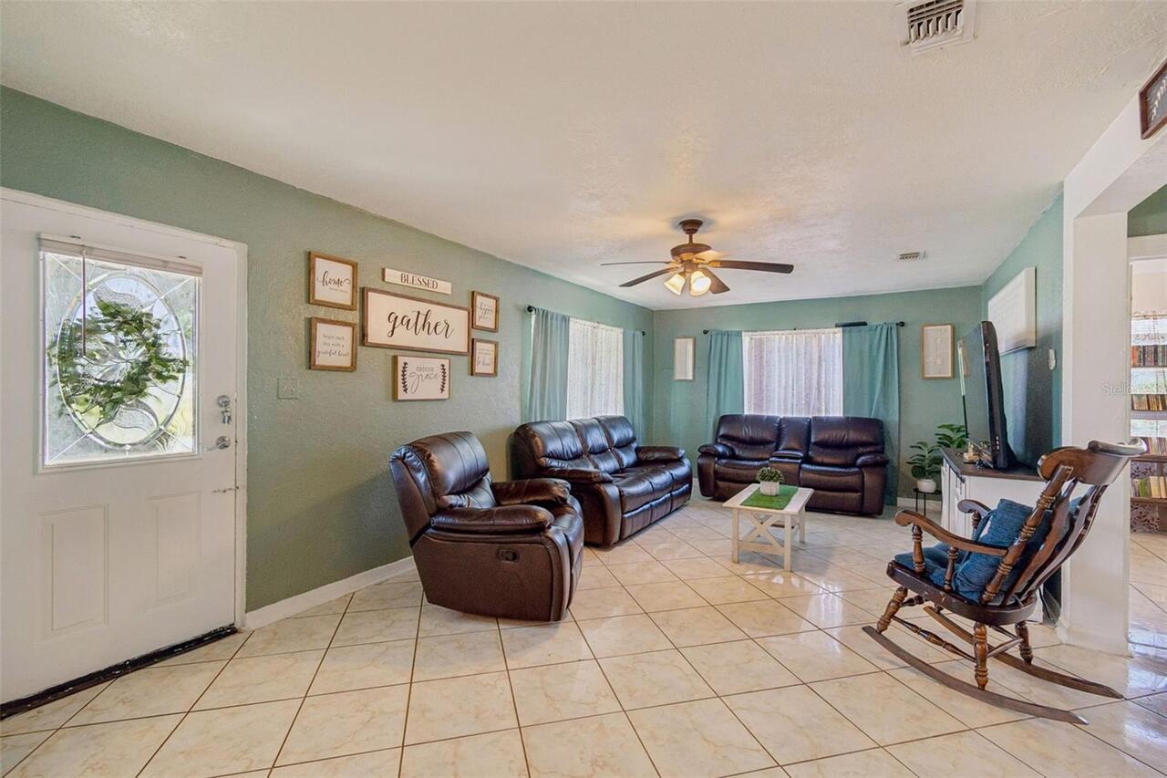 Listing Photo 8