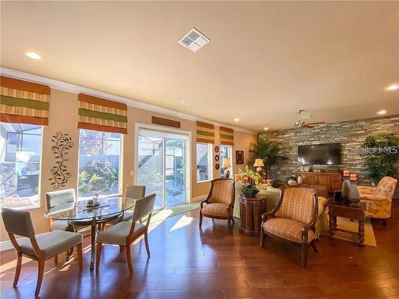 Listing Photo 10