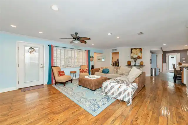 Listing Photo 9