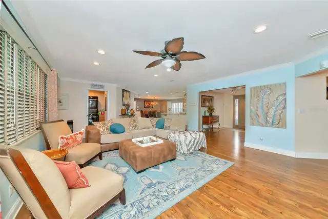 Listing Photo 12