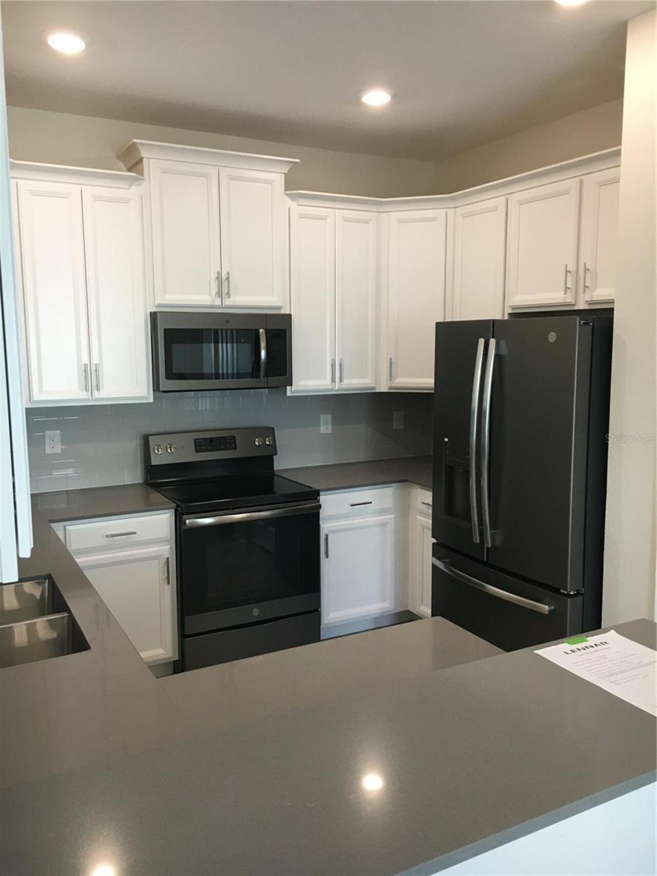 Listing Photo 10