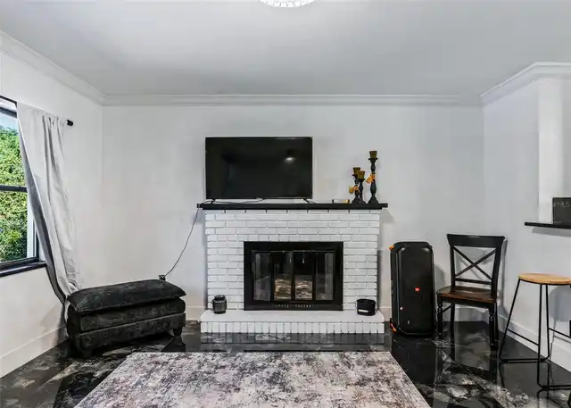 Listing Photo 12